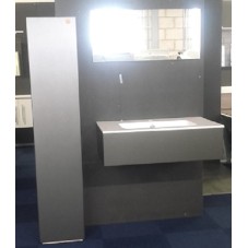 Showroommodel: badmeubel, kolomkast, wastafel en spiegel