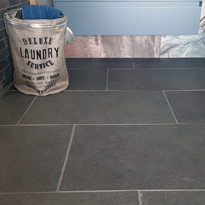 Grivola Grey Getrommeld Geschuurd vloer – natuursteen met matte structuur en verouderde rand