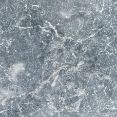 Antique Blue Light Getrommeld vloer binnen – matte natuursteen met warme, tijdloze uitstraling