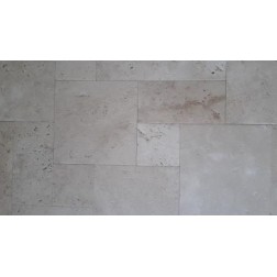 Travertin Light Select Geborsteld vloer – egale lichtbeige natuursteen met rustige uitstraling