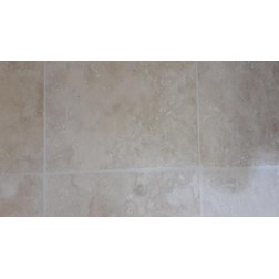 Travertin Light Select Getrommeld vloer – egale lichtbeige natuursteen met zachte, verouderde uitstraling